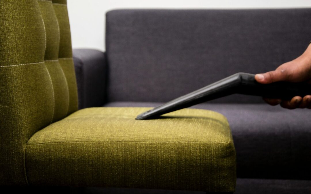 Jak skutecznie wyczyścić krzesło tapicerowane?