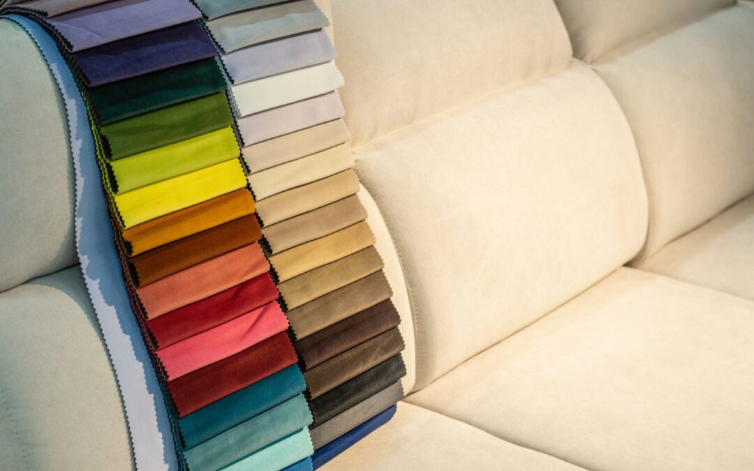 Rodzaje tkanin tapicerskich i jak je bezpiecznie czyścić – poradnik eksperta