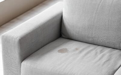 Jak usunąć zapach potu z materaca i kanapy – domowe i profesjonalne metody