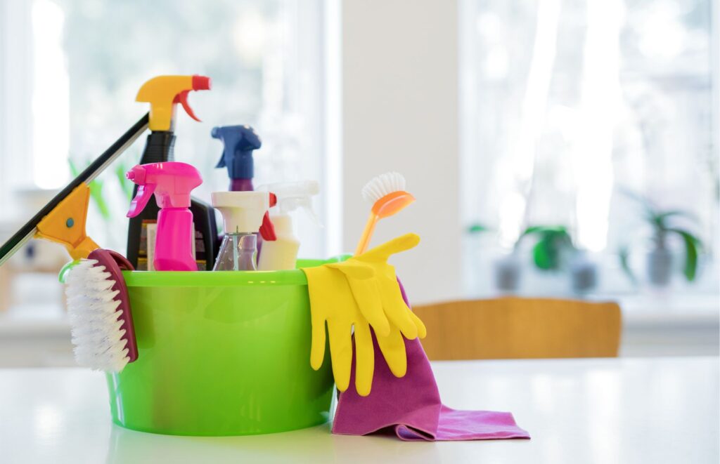 tanie środki do czyszczenia tapicerki